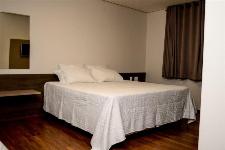 Grand Cafe Hotel Manhuacu Zewnętrze zdjęcie