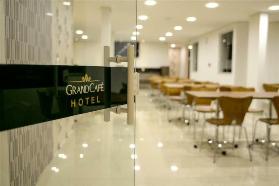 Grand Cafe Hotel Manhuacu Zewnętrze zdjęcie